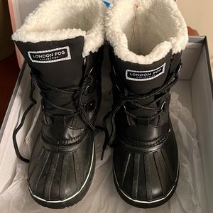 London Fog girl boots